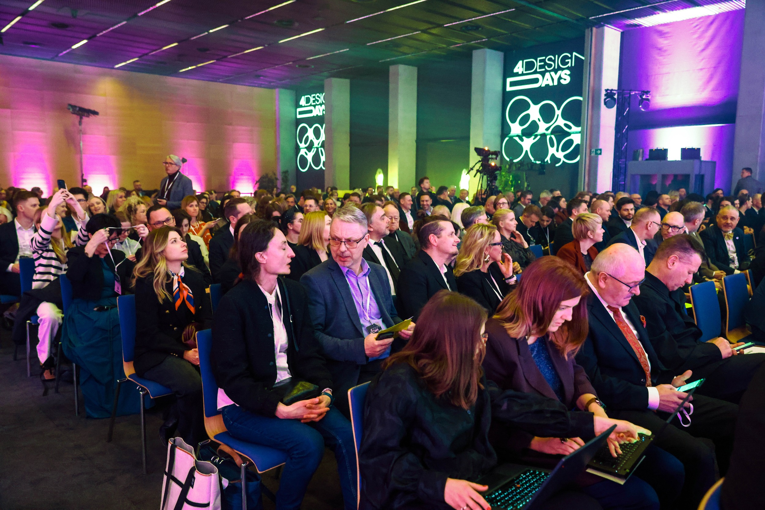 zdjecia ogolne LUDZIE GALA KZM